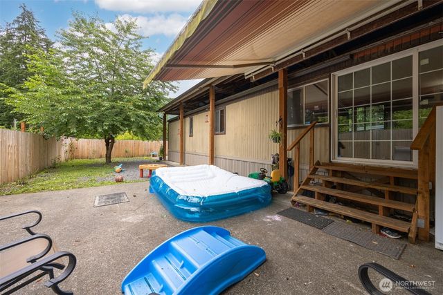 8372 Juniper Lane, Maple Falls, WA 98266