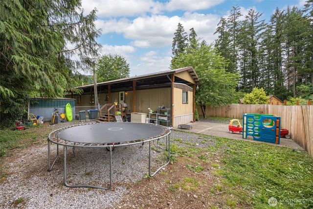 8372 Juniper Lane, Maple Falls, WA 98266