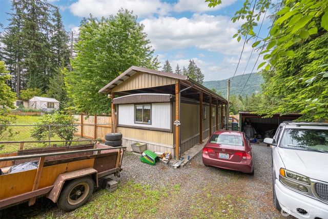 8372 Juniper Lane, Maple Falls, WA 98266