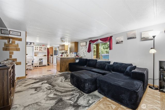 8372 Juniper Lane, Maple Falls, WA 98266