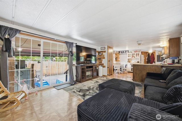 8372 Juniper Lane, Maple Falls, WA 98266