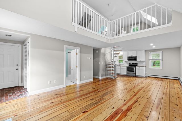 12 State Rd 2E, Plymouth, MA 02360