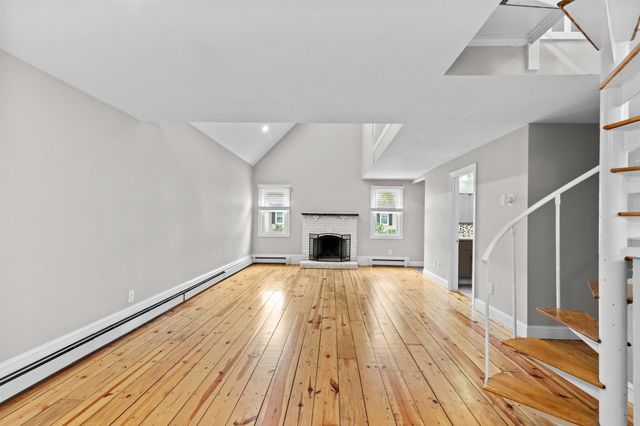 12 State Rd 2E, Plymouth, MA 02360