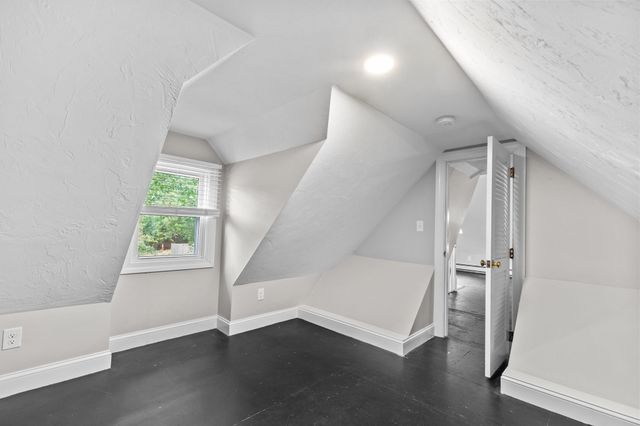 12 State Rd 2E, Plymouth, MA 02360