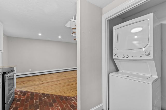 12 State Rd 2E, Plymouth, MA 02360