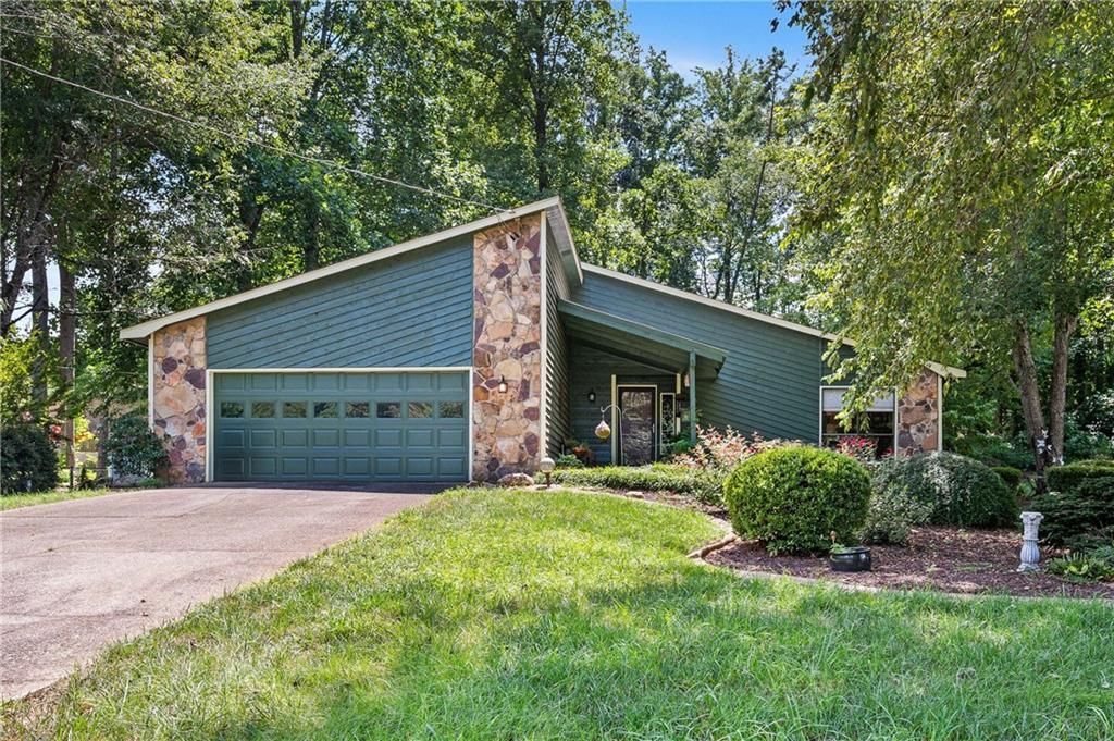 1528 Forest Trace, Marietta, GA 30066