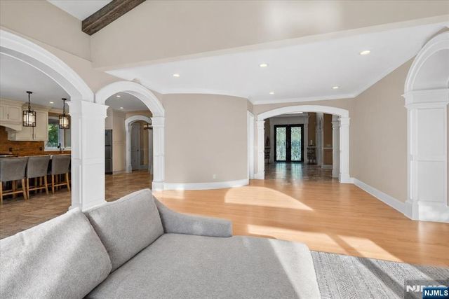 412 Valley View Avenue, Paramus, NJ 07652