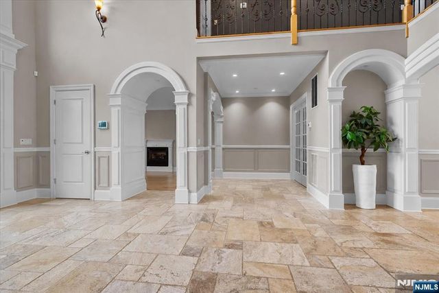 412 Valley View Avenue, Paramus, NJ 07652