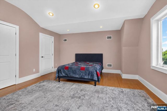 412 Valley View Avenue, Paramus, NJ 07652