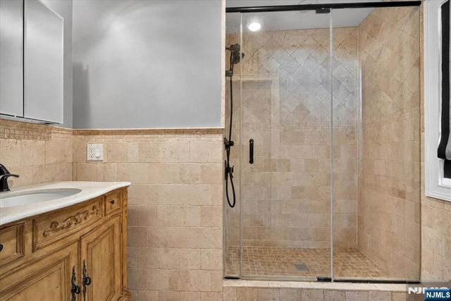 412 Valley View Avenue, Paramus, NJ 07652