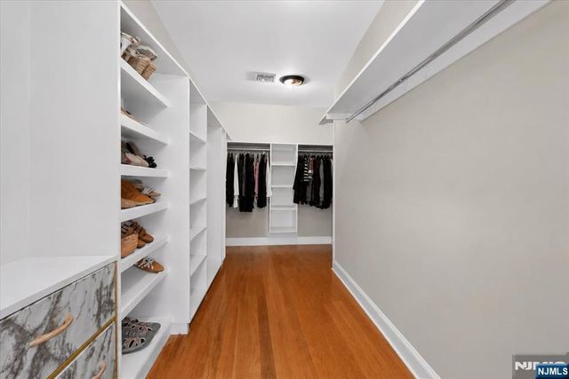 412 Valley View Avenue, Paramus, NJ 07652