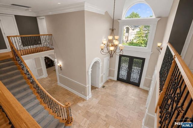 412 Valley View Avenue, Paramus, NJ 07652