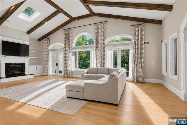 412 Valley View Avenue, Paramus, NJ 07652