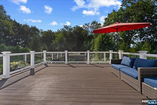 412 Valley View Avenue, Paramus, NJ 07652
