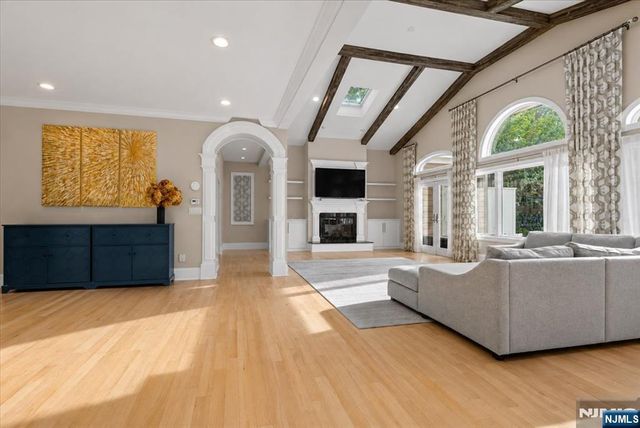 412 Valley View Avenue, Paramus, NJ 07652