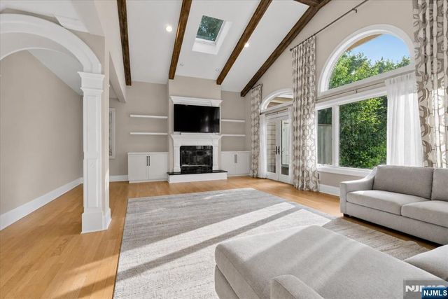 412 Valley View Avenue, Paramus, NJ 07652