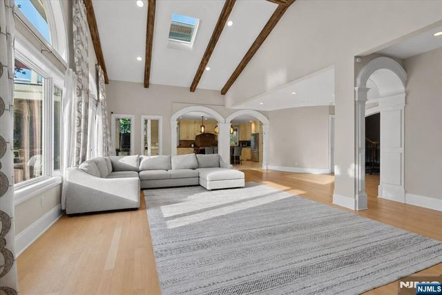 412 Valley View Avenue, Paramus, NJ 07652