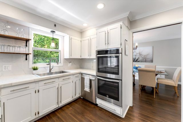 486 Edgeworthe Drive, Ada, MI 49301