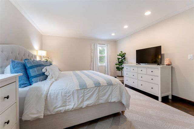 486 Edgeworthe Drive, Ada, MI 49301