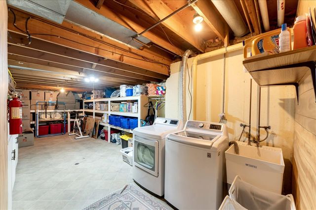 486 Edgeworthe Drive, Ada, MI 49301