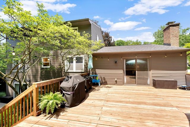 486 Edgeworthe Drive, Ada, MI 49301