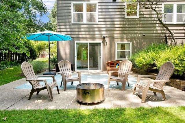486 Edgeworthe Drive, Ada, MI 49301