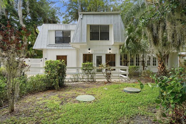 576 SW Rustic Circle, Stuart, FL 34997