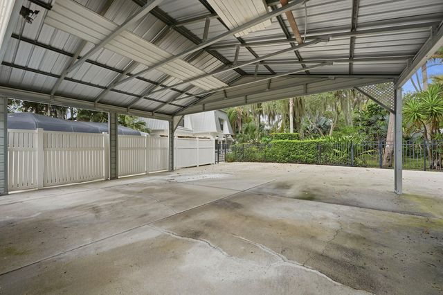 576 SW Rustic Circle, Stuart, FL 34997