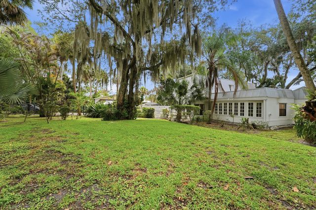 576 SW Rustic Circle, Stuart, FL 34997