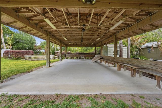 576 SW Rustic Circle, Stuart, FL 34997