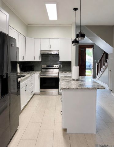 7931 Bayou Fountain Ave, Baton Rouge, LA 70810