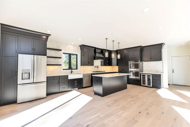 17-4-27 Boiling Kettle Way, Bedford, NH 03110