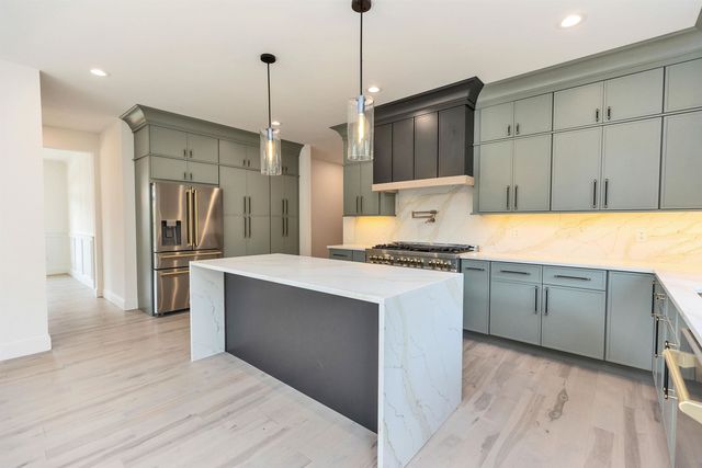 17-4-27 Boiling Kettle Way, Bedford, NH 03110