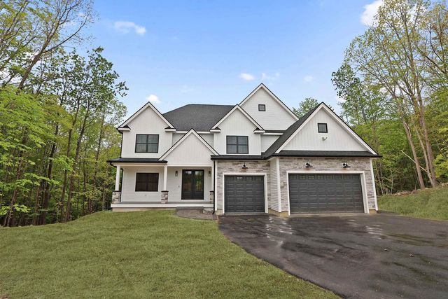 17-4-27 Boiling Kettle Way, Bedford, NH 03110
