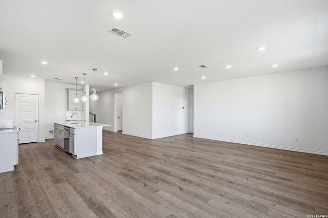 522 NIGHTINGALE AVENUE, Marion, TX 78124