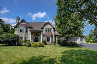 10 Muirfield Court, Pittsford, NY 14534