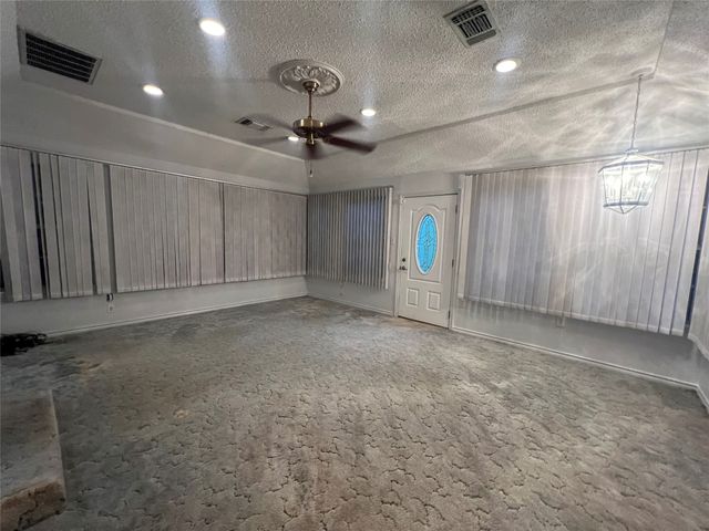 4233 Voncille Street, Haltom City, TX 76117