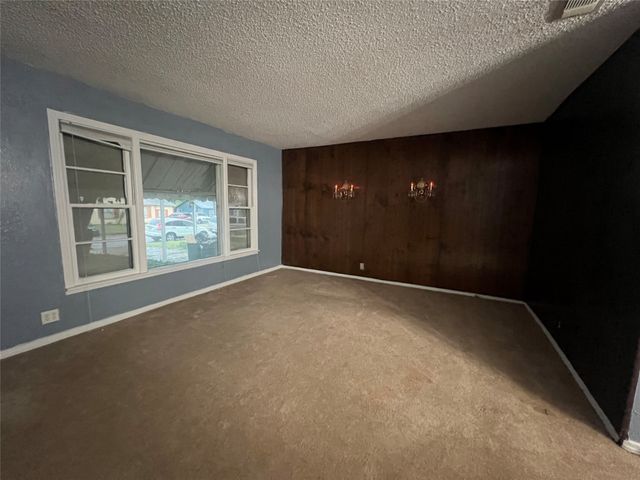 4233 Voncille Street, Haltom City, TX 76117