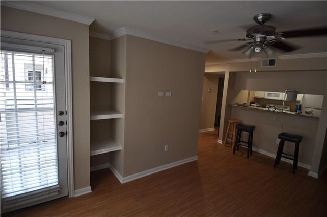 501 W 26th ST 101, Austin, TX 78705