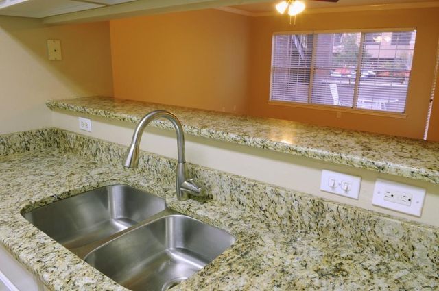 501 W 26th ST 101, Austin, TX 78705