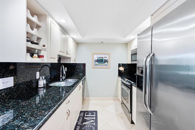 3009 S Ocean Boulevard P-04, Highland Beach, FL 33487