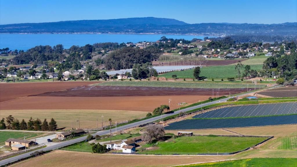 Image 5 of property listing at 706 San Andreas, Watsonville, CA 95076