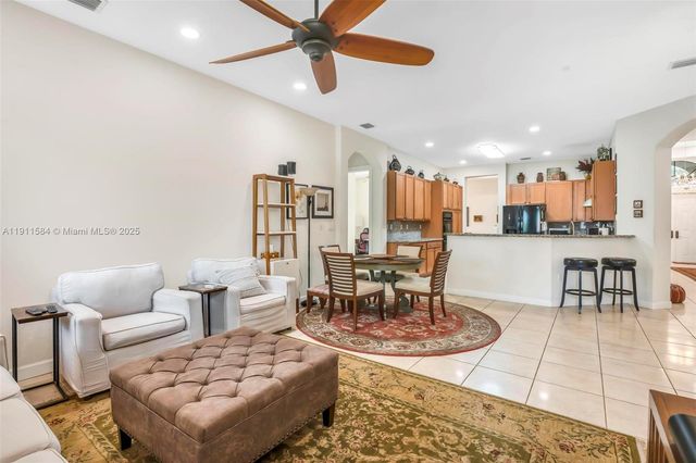 19528 SW 79th Pl, Cutler Bay, FL 33157