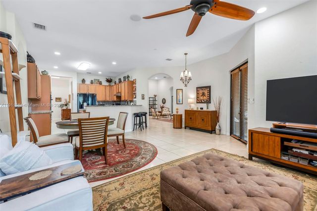 19528 SW 79th Pl, Cutler Bay, FL 33157