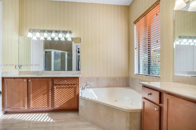 19528 SW 79th Pl, Cutler Bay, FL 33157