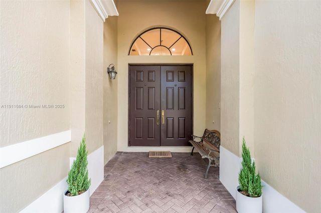 19528 SW 79th Pl, Cutler Bay, FL 33157