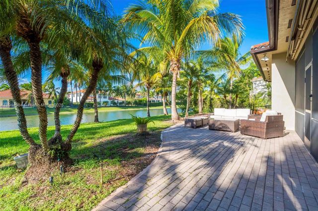 19528 SW 79th Pl, Cutler Bay, FL 33157