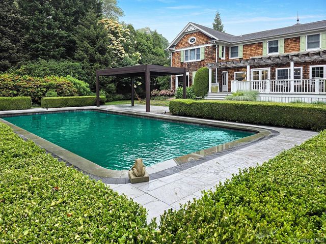 31 Carnegie Avenue, Huntington, NY 11743