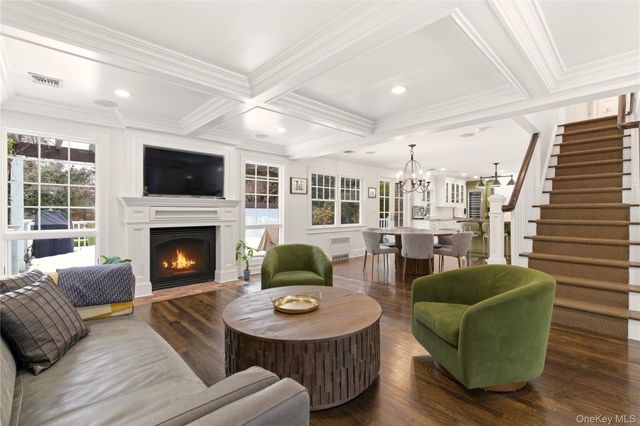 31 Carnegie Avenue, Huntington, NY 11743