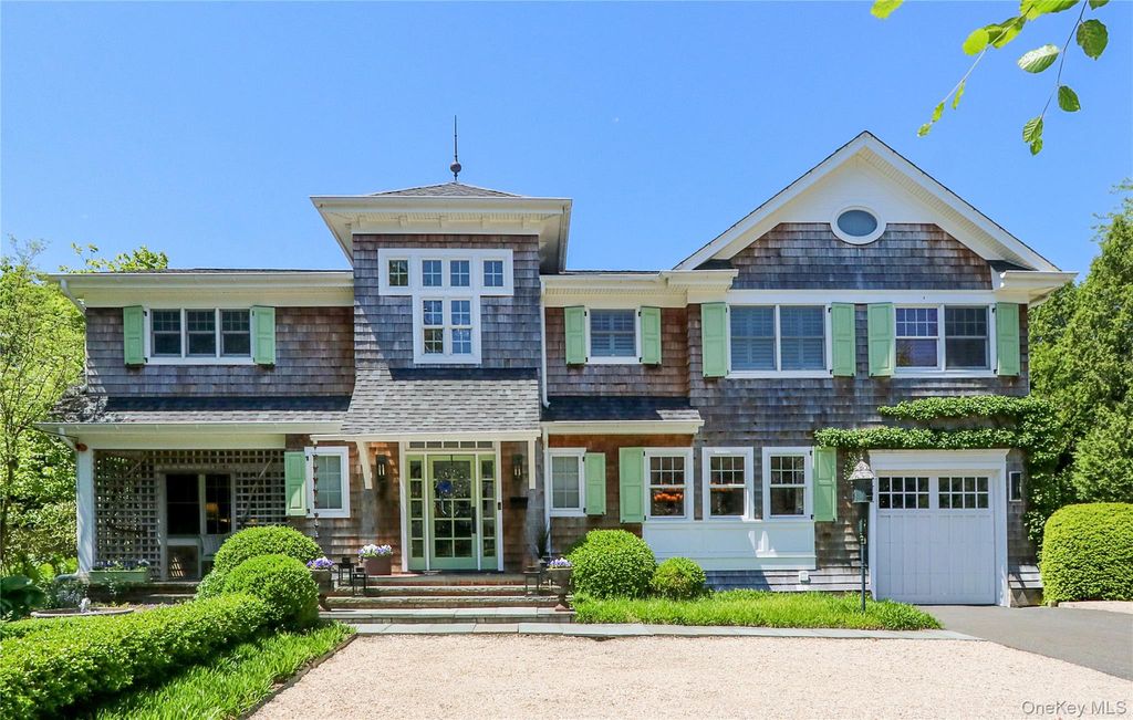 31 Carnegie Avenue, Huntington, NY 11743